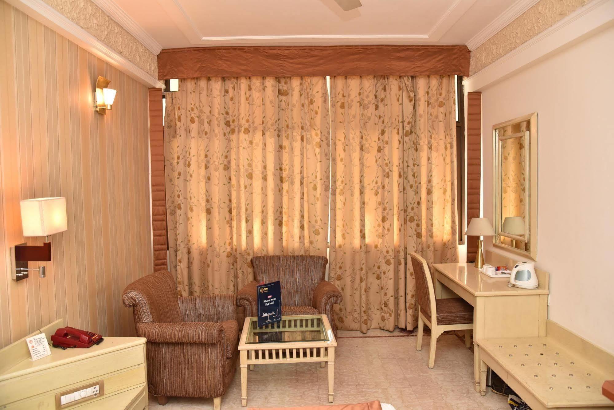 帕克大酒店 Chandīgarh 外观 照片